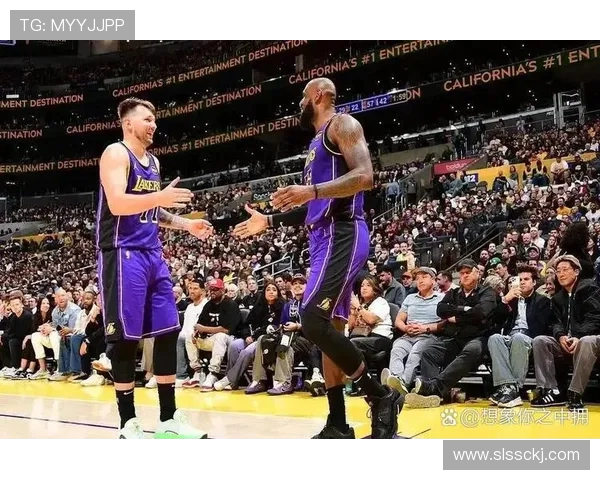 东契奇暴瘦 20 磅!休赛期苦练深蹲 720 磅,首轮场均 30+7 剑指 MVP